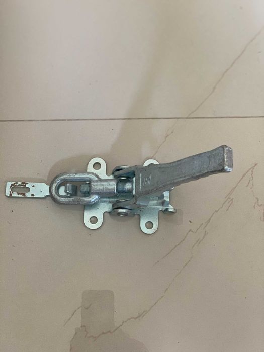 Inchizator oblon auto