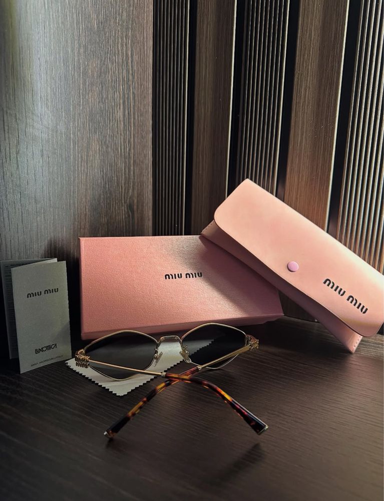 Слънчеви очила Miu Miu
