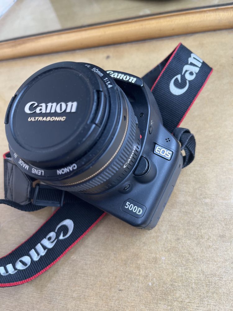 Canon 500D + объектив 50 mm 1:1.4. Состояние идеальное, мал. пробег