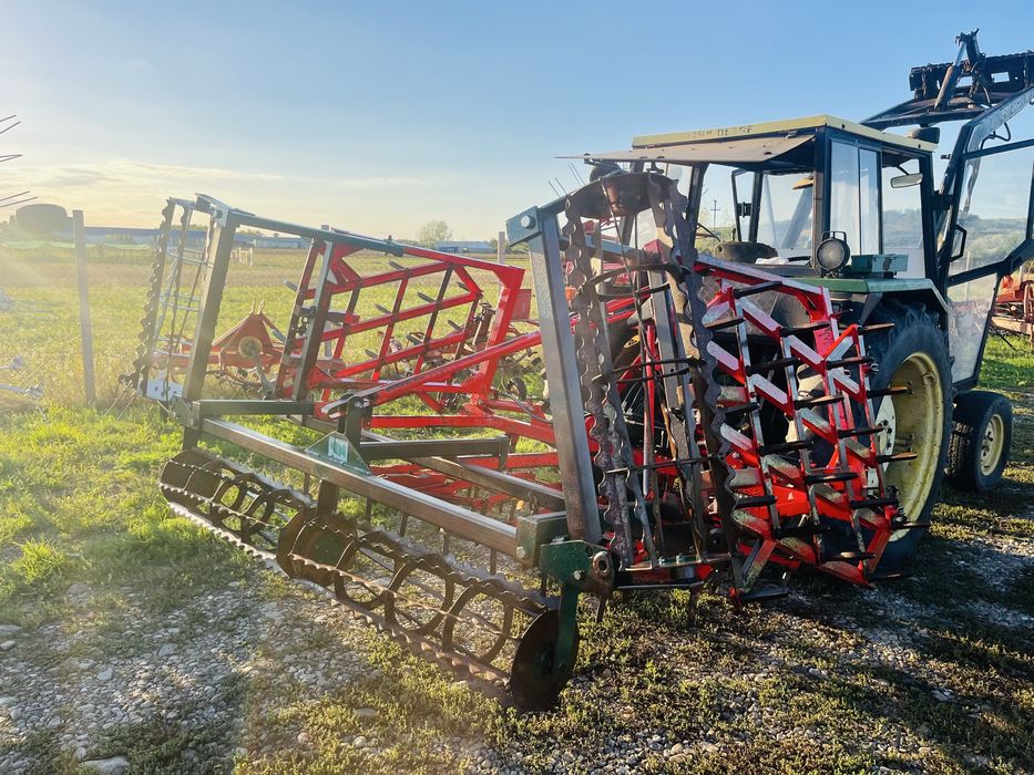 Grapa cu colti si tavalugi 4.10 m latime, pliabil hidraulic Vogel Noot
