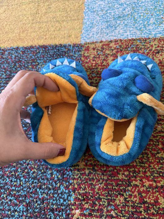 Lot papuci de casa marimea 24-25