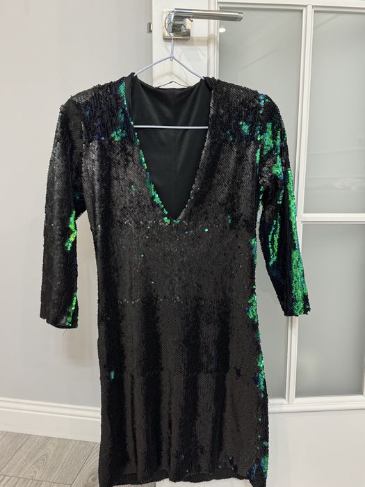 Платье-хамелеон с пайетками Zara