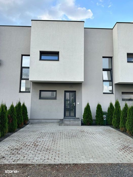 De închiriat: Triplex modern – 75 mp utili + 225 mp teren