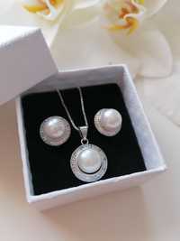 Set NOU bijuterii argint cu perle naturale de apa dulce.
Setul conține