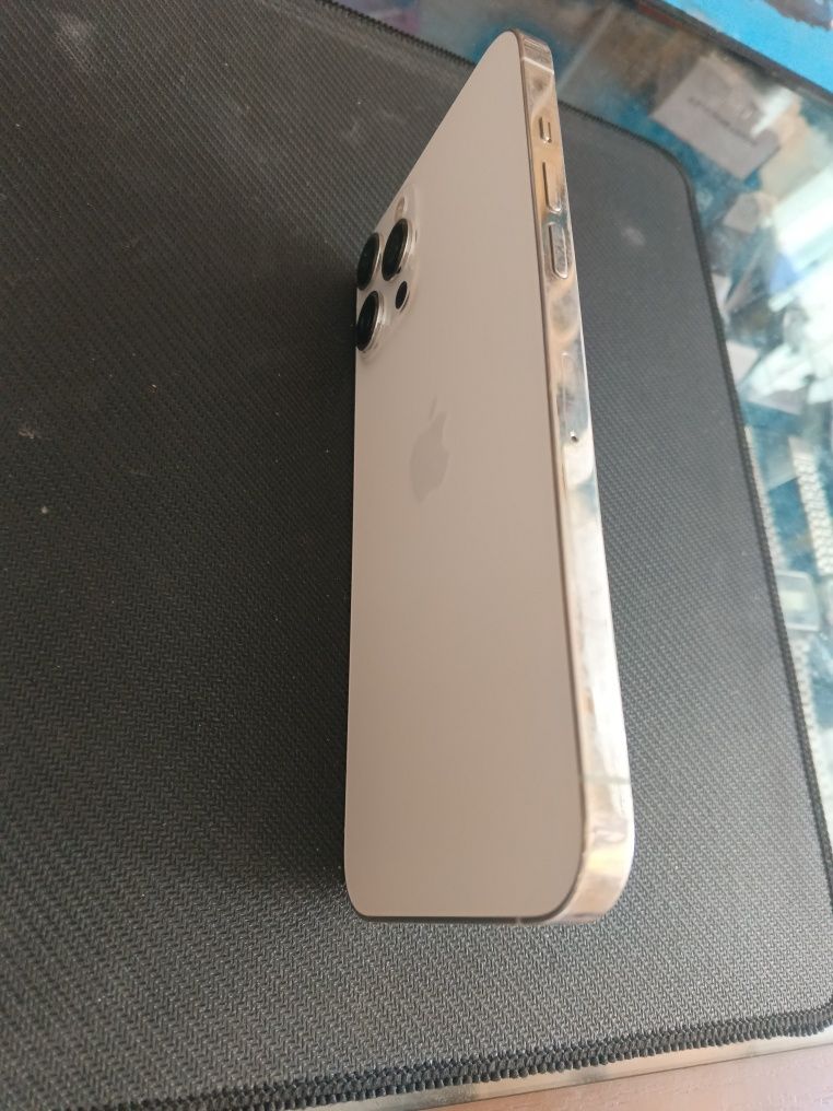 Продам iPhone 12 256gb.