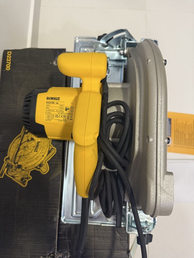 Fierastrau circular Dewalt D23700 electric 1750W, panza 235x30