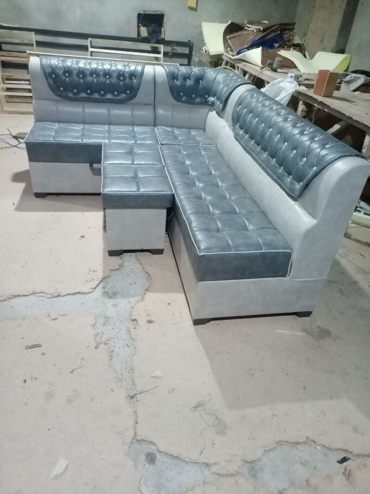 Ugolok yumshoq mebel