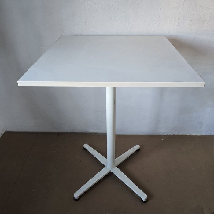 Masă înaltă x3 cu picior metalic, mese albe (3 mese identice)