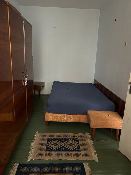 Vând apartament semidecomandat