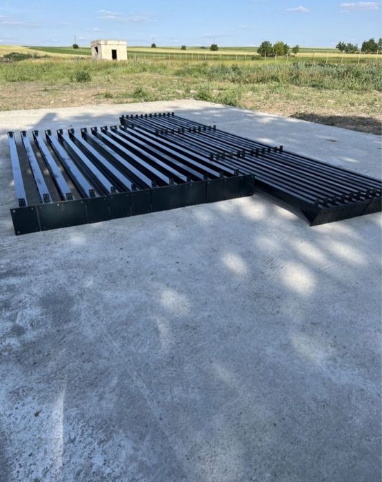 vând structură metalică redusă la preț 40%