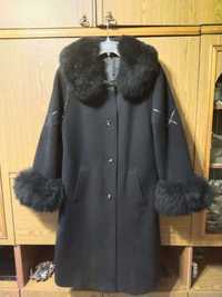 Чёрное женское пальто