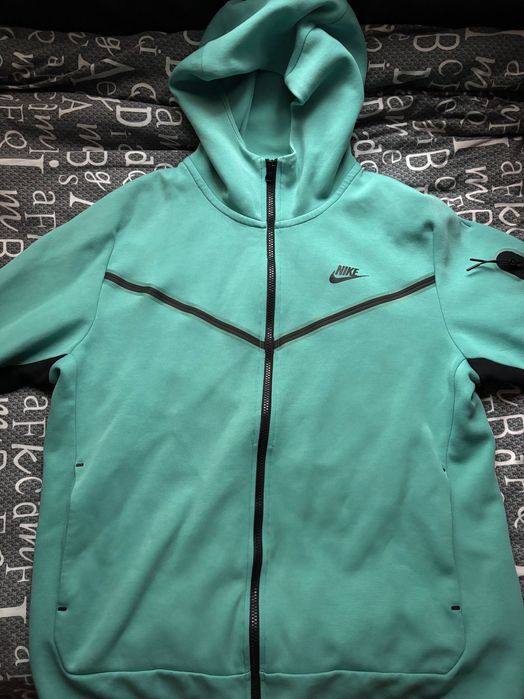 Продавам tech fleece