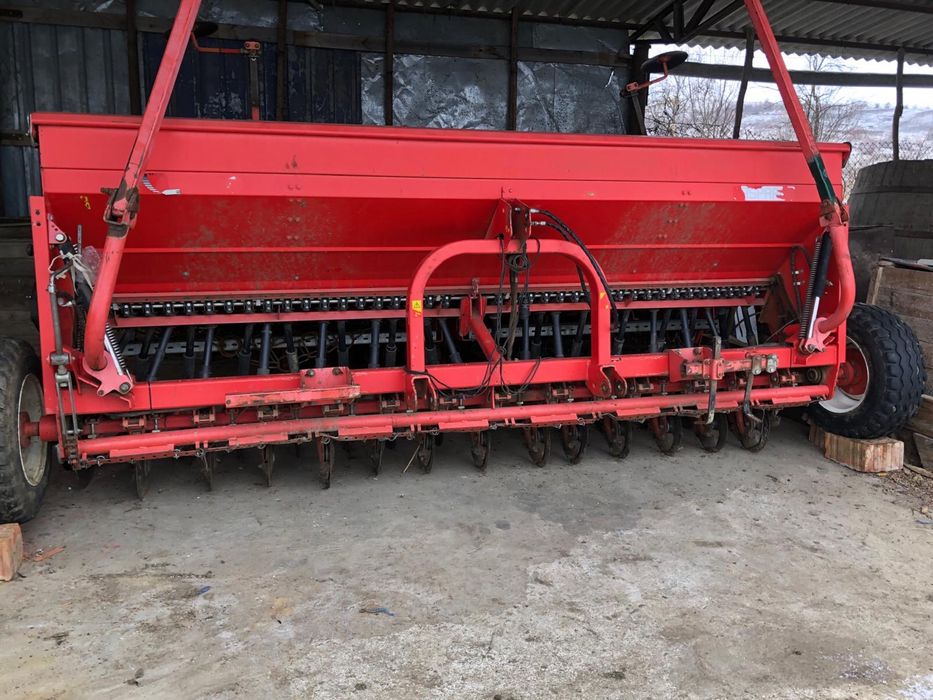 Semănătoare pentru porumb și grâu