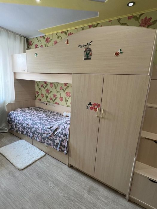 2-х ярусная кровать и школьный стол Business Business