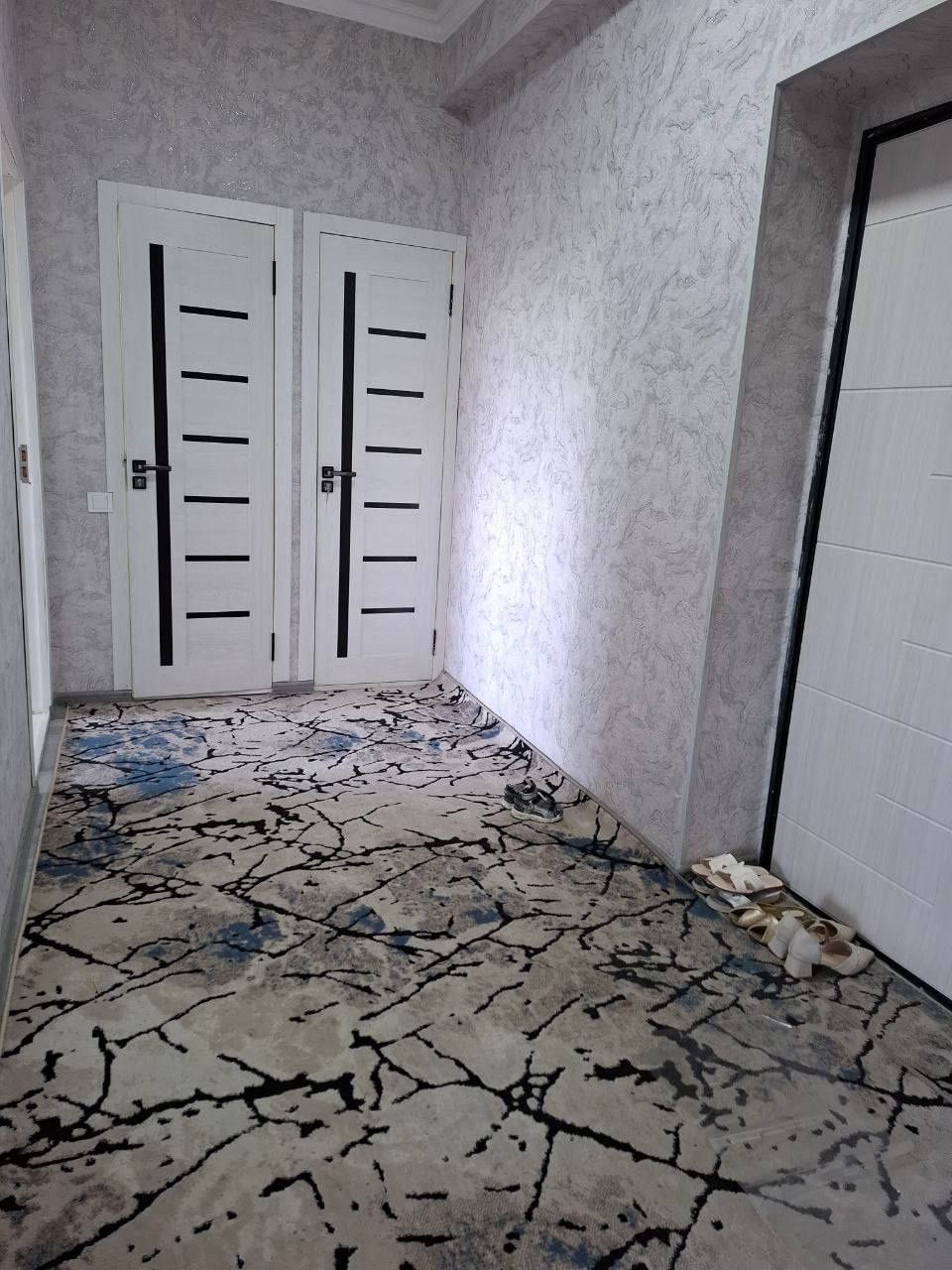 Sampi selxoz yaqinida  2 xonalik novostroyka uy arendaga beriladi