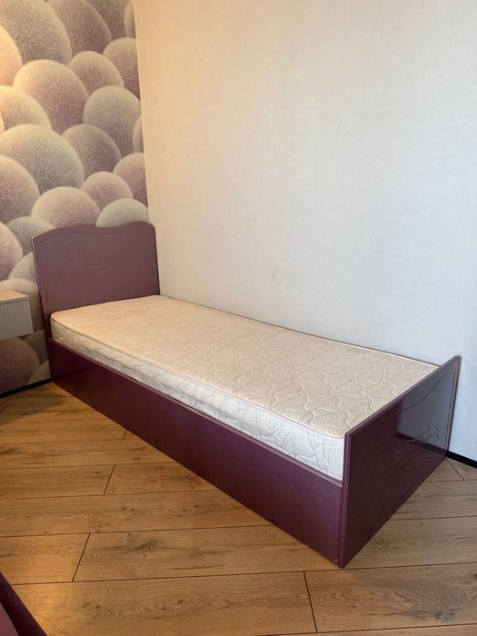 Детская подростковая кровать и стол