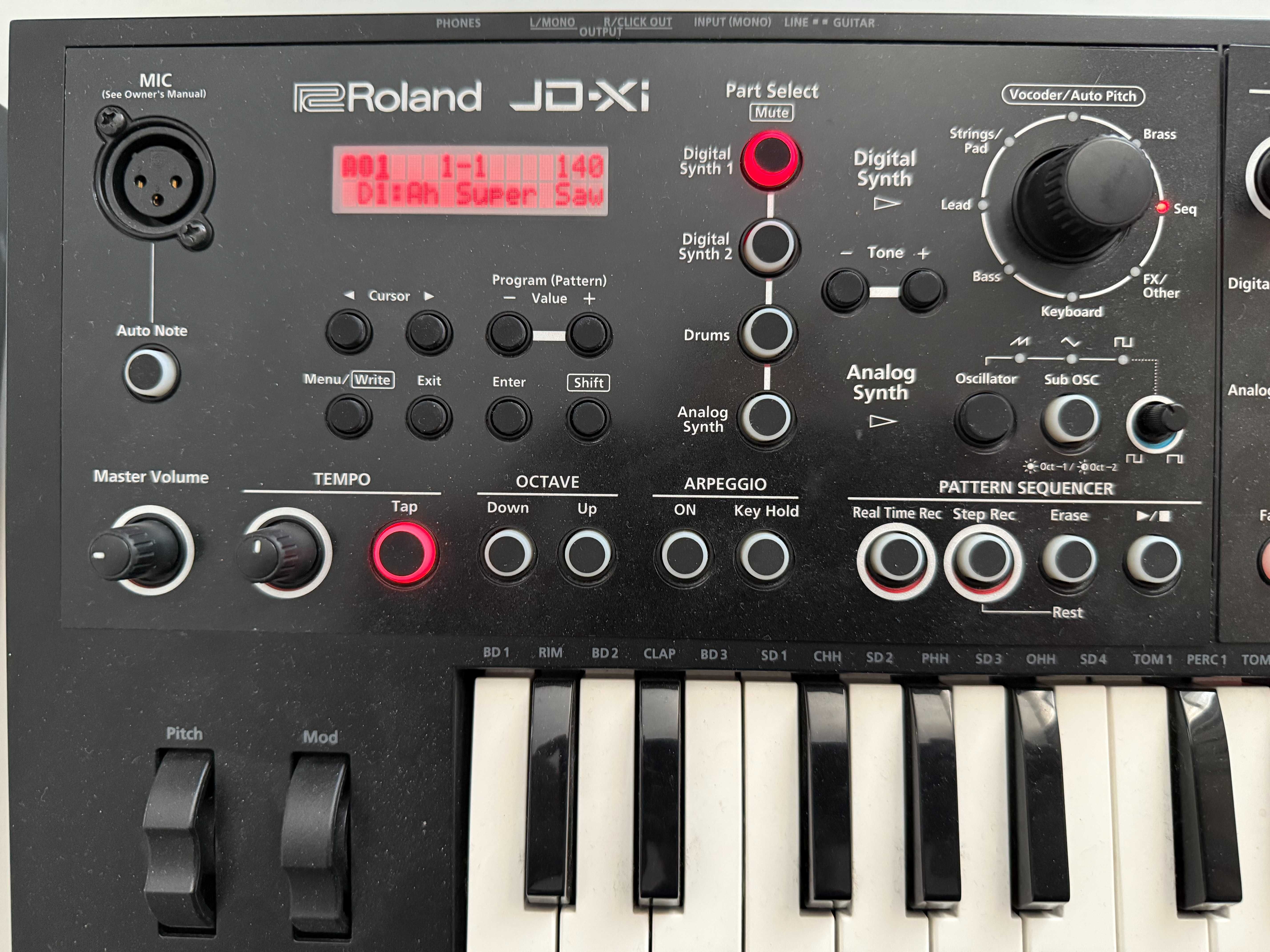 Roland JD-Xi синтезатор: Аналог + цифровые звуки - Как новый