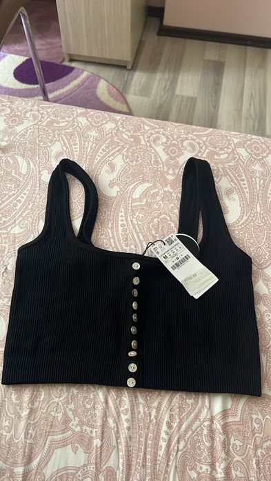 Bustiere Stradivarius, Motivi
