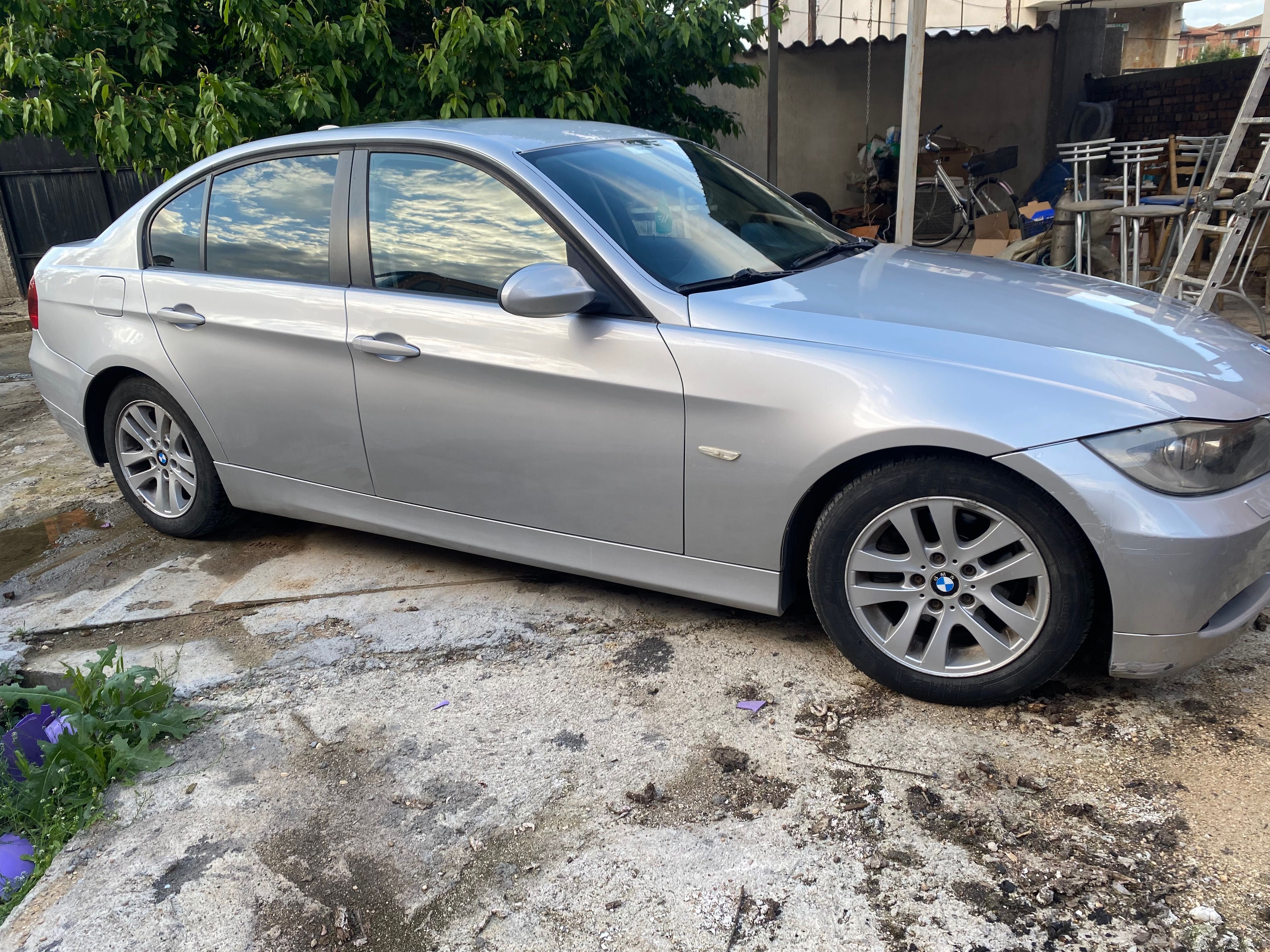 BMW E90 3та серия автомобил