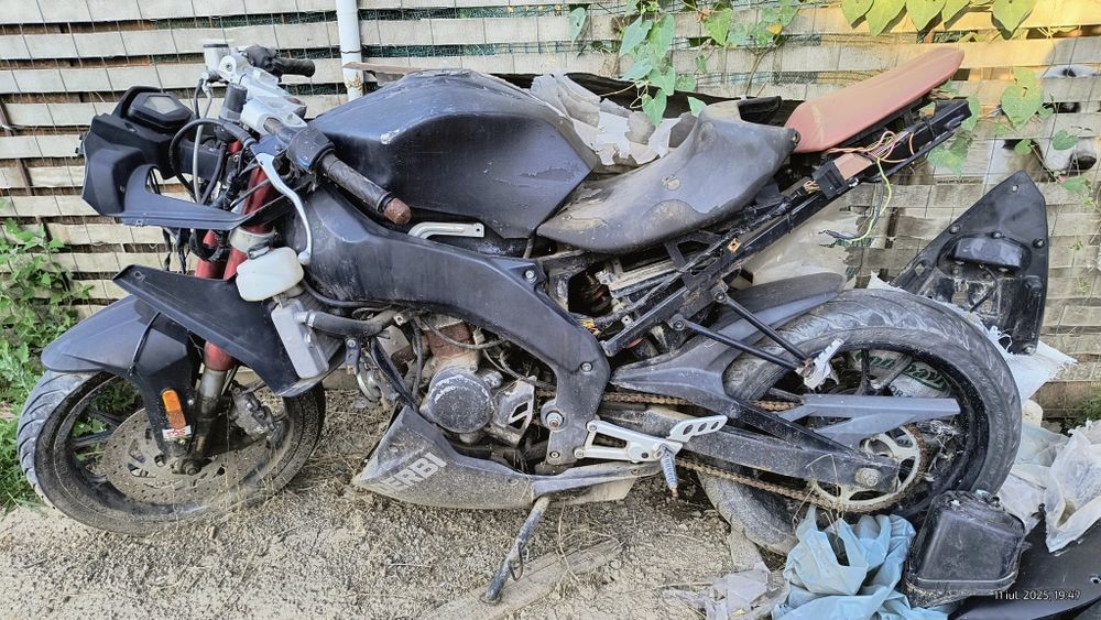 Vand sau dezmembrez derbi gpr 50cc 2010