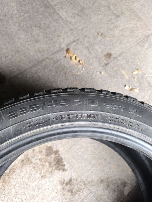 Продам зимние шины липучки Nocian. 235/45/18R
