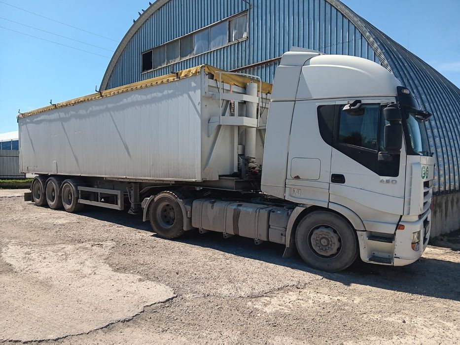 Vând cap tractor,prelata și bena cereale