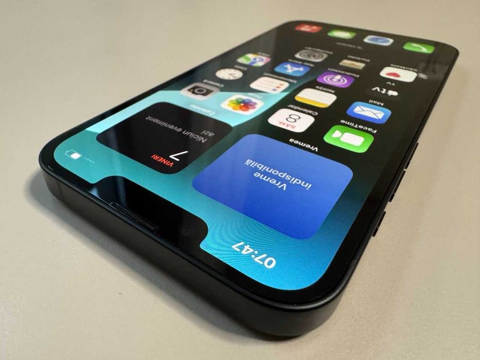  Apple / iPhone 16e 128 Gb / 128 Gb / Black / 1 Incarcare