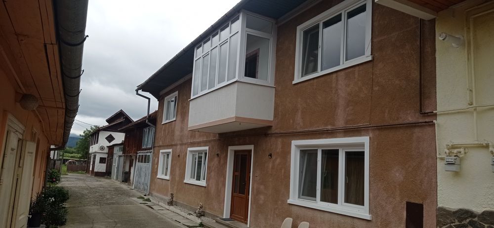 Inchiriez apartament la casa in Sacele