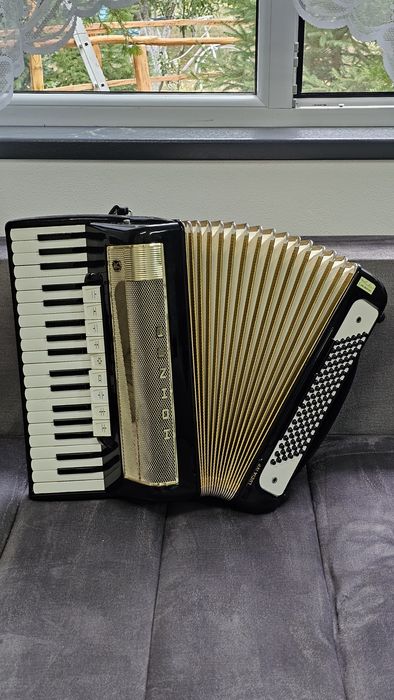 Acordeon Hohner Lucia IV P – 96 Basi