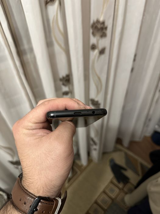 Samsung Galaxy A8 2018 Gold 32GB 4GB RAM NOU Garantie !