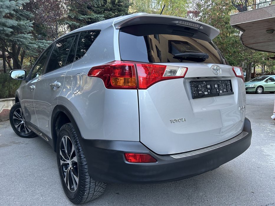 Toyota Rav4 2.0 D-4D, 4x4 , 124 к.с.,01. 2015 г, Пълна серв. история !