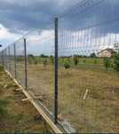 Construim garduri din panouri stil jaluzele, sipca metalica si altele