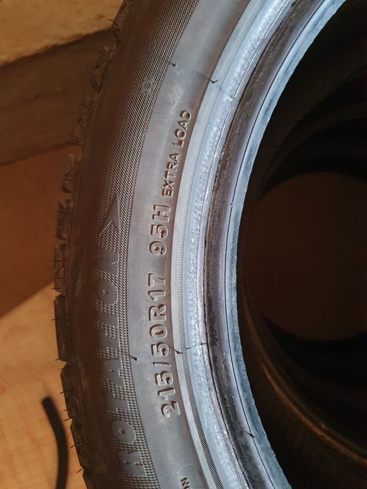 Зимние шины хорошем состоянии