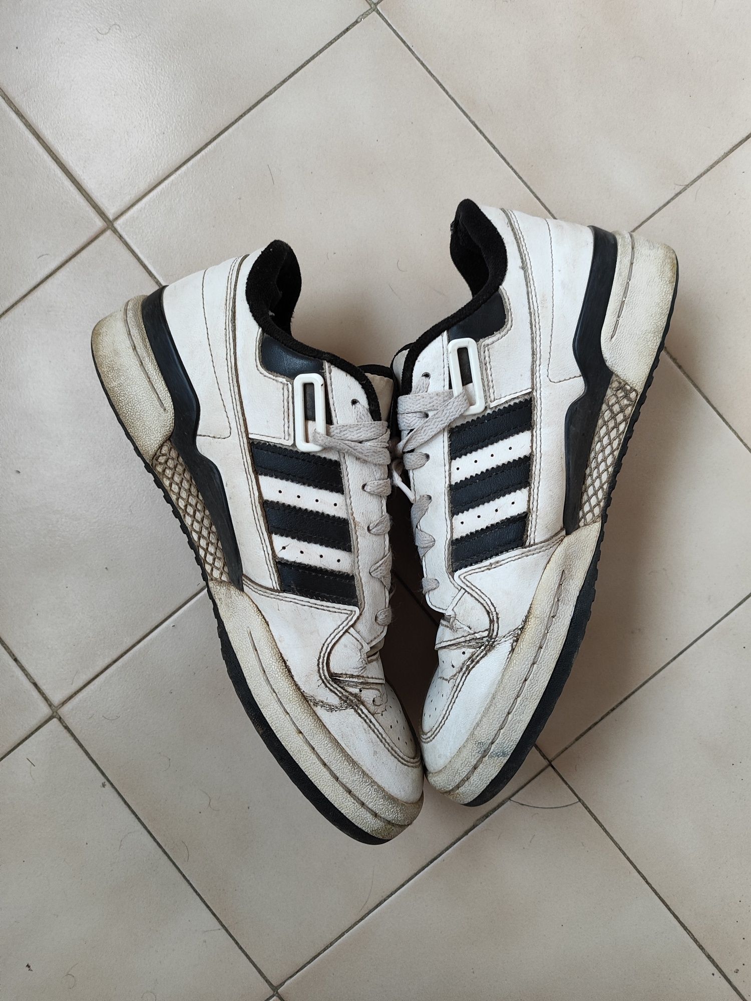 Adidas forum low