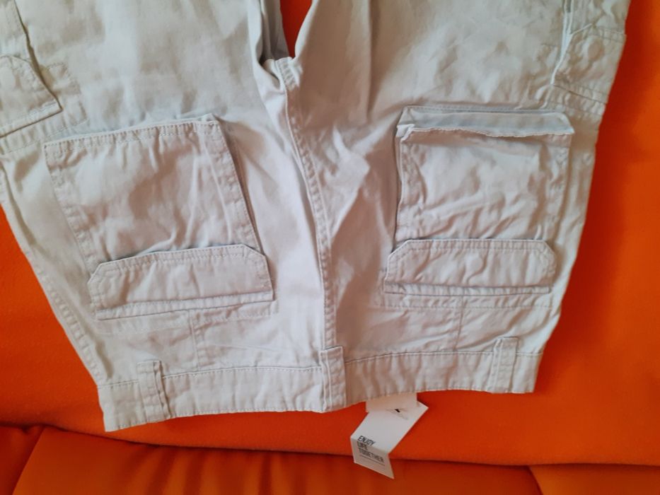 Pantaloni scurti pentru barbati