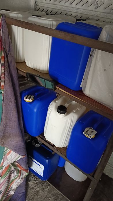 Продам канистры 20литровые, из под бензина