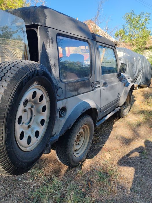 Vând Suzuki Samurai