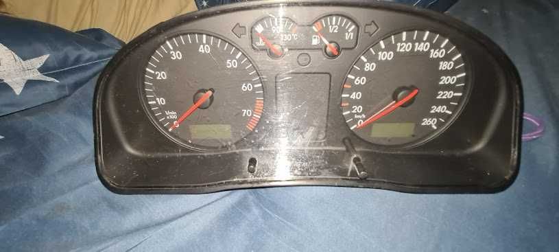 Ceasuri VDO Passat B5 1.8 Benzina  COD: 3B0919861B