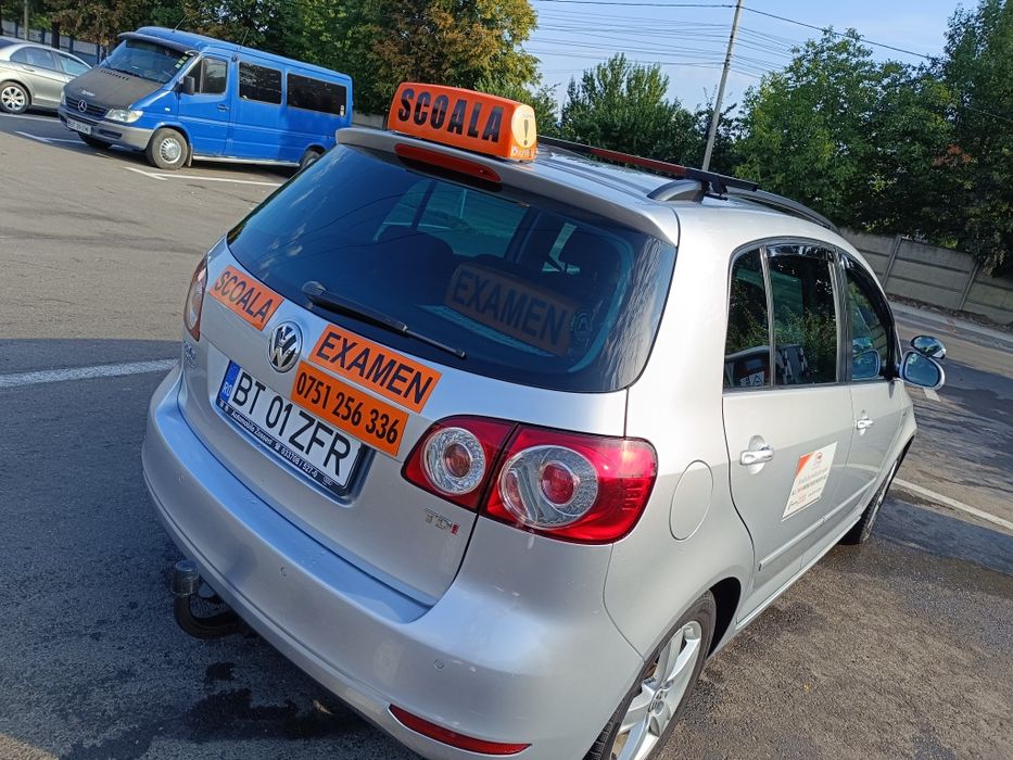 Instructor auto/profesor de legislație rutieră