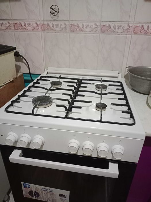 Газовая плита почти новая