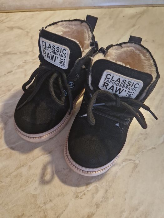 Топли детски боти с цип и връзки