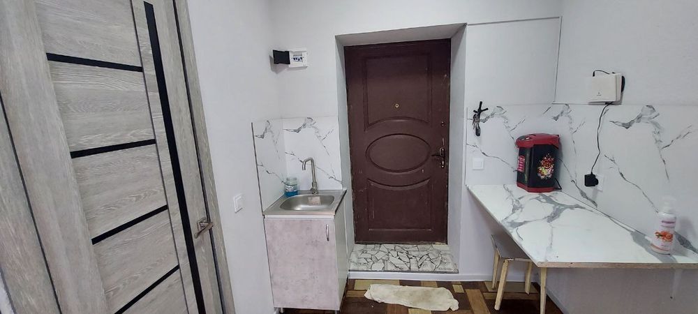 Срочно продаётся 1 комнатная квартира 4 этаж