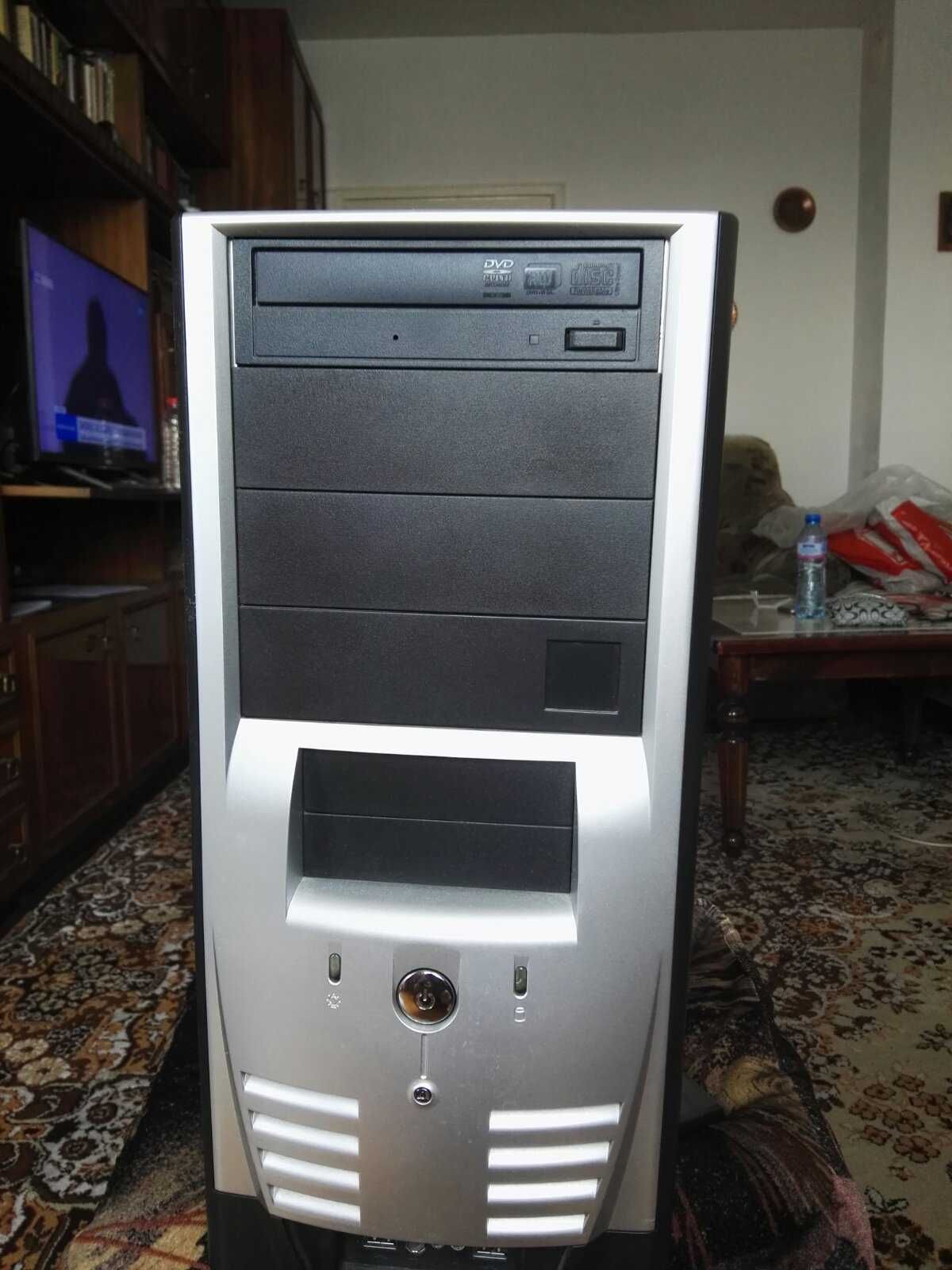 Компютър с монитор 22 инча s 1150 G3250, 8GB RAM, 1TB HDD, 128GB SSD,