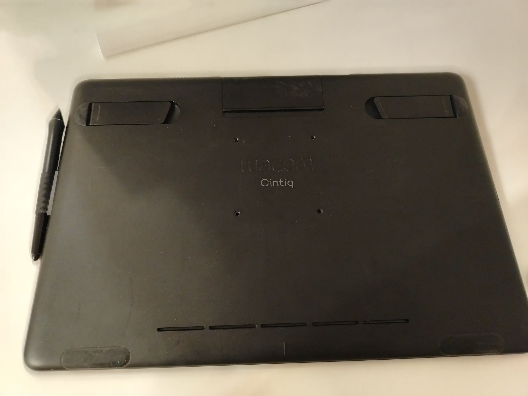 Графический планшет Wacom Cintiq 16