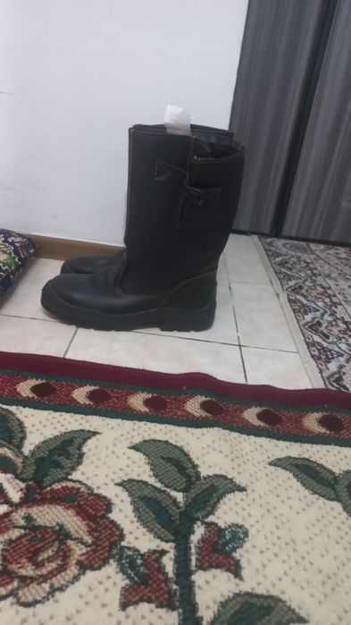 Батинок с железной подошвой