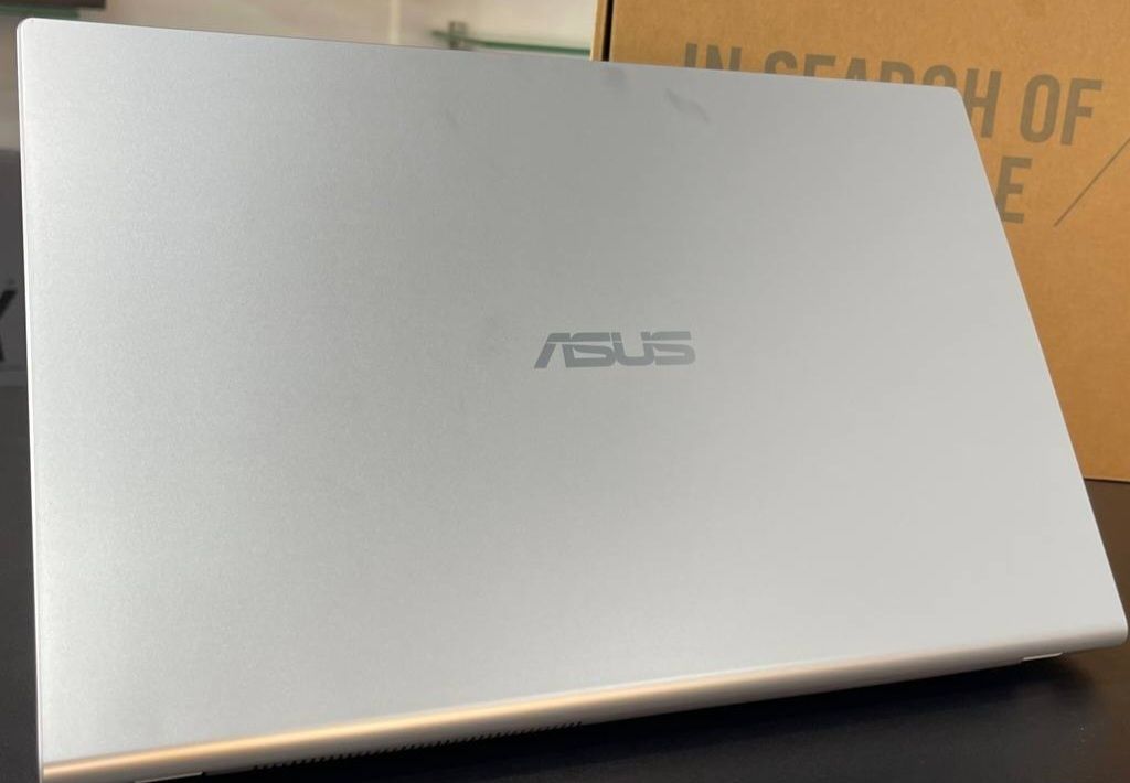 ASUS Vivobook i7