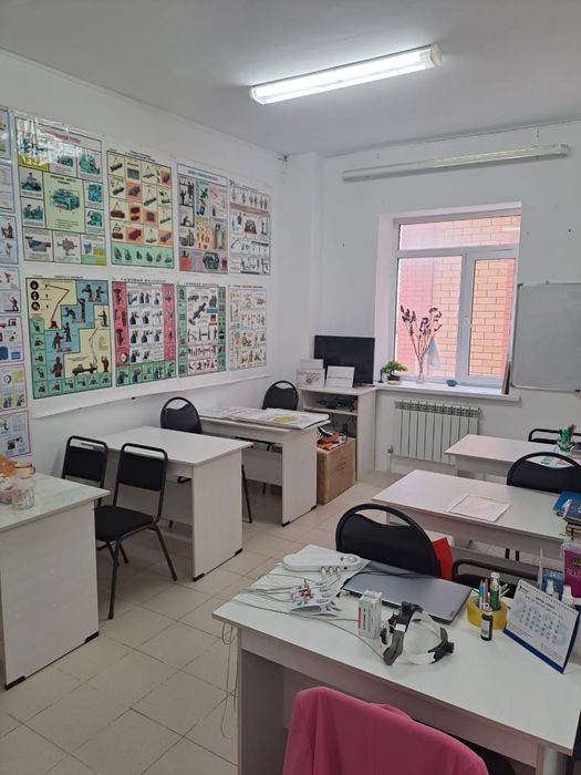 Продам парты 6 шт и 6 стульев