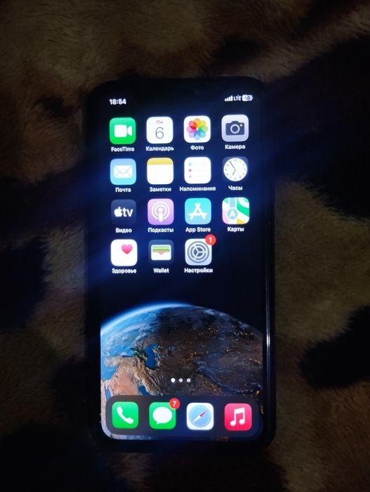 Iphone xr 16 qlingan.