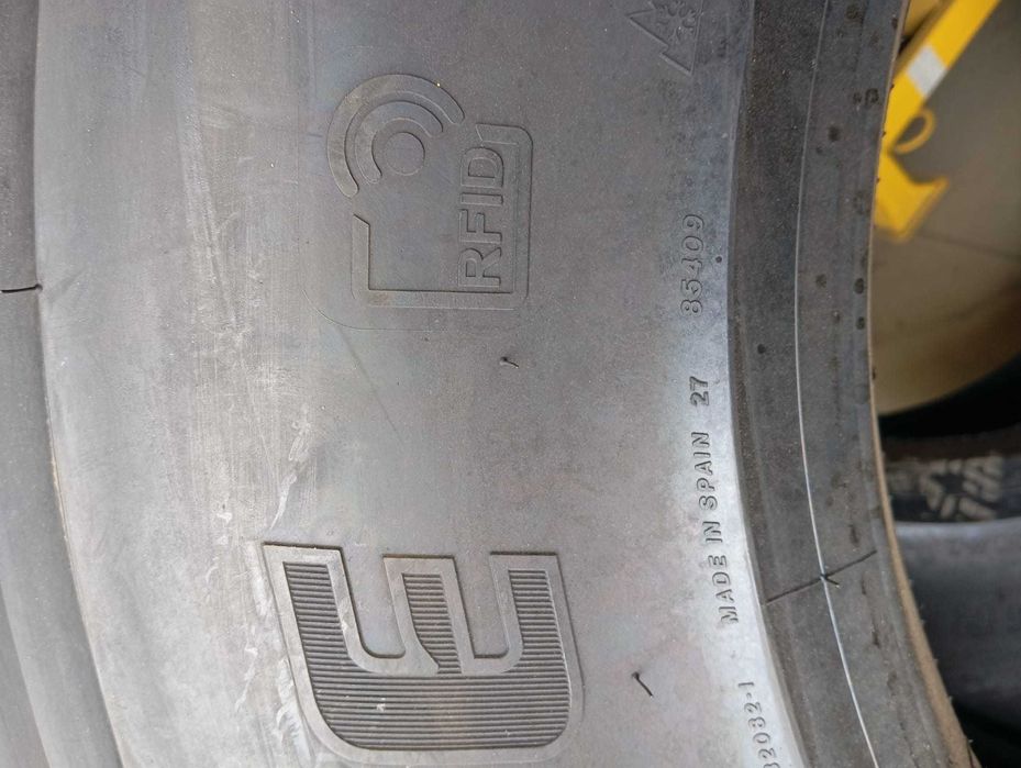 Anvelope camion noi Pirelli, Bridgestone 385/65R22,5