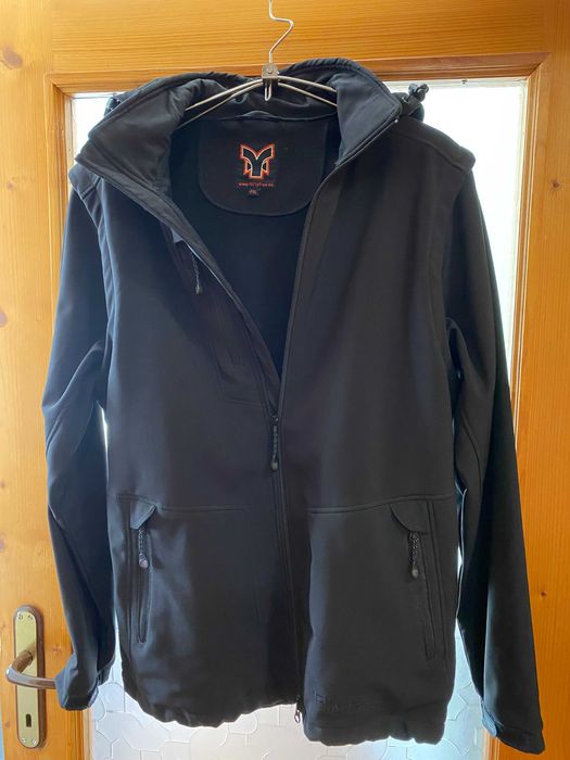 Суперлуксозно ветроустойчиво черно яке,със свалящи се качулка и ръкави